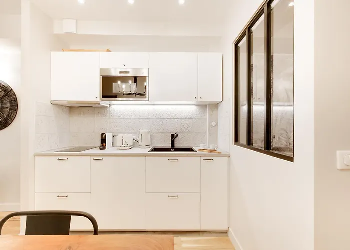 Explore Local Bakeries From A Boho Artist Loft Daire *