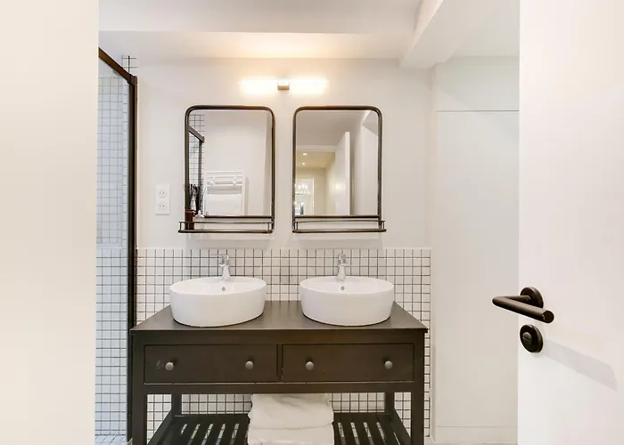 Daire Explore Local Bakeries From A Boho Artist Loft Paris