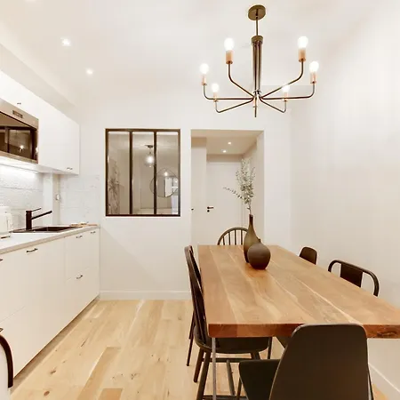 شقة Explore Local Bakeries From A Boho Artist Loft *