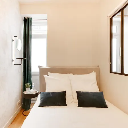 Explore Local Bakeries From A Boho Artist Loft باريس