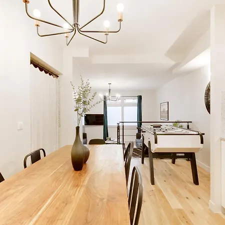 شقة Explore Local Bakeries From A Boho Artist Loft باريس