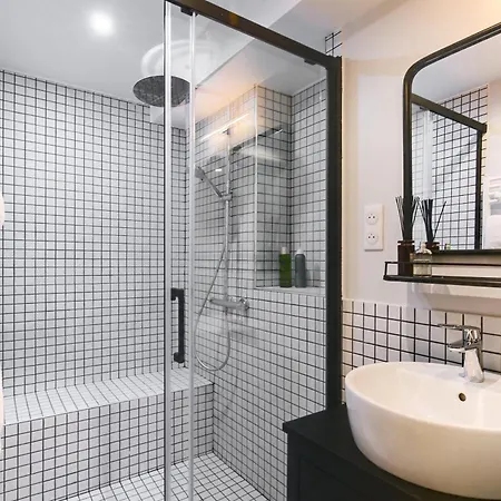 Explore Local Bakeries From A Boho Artist Loft شقة *