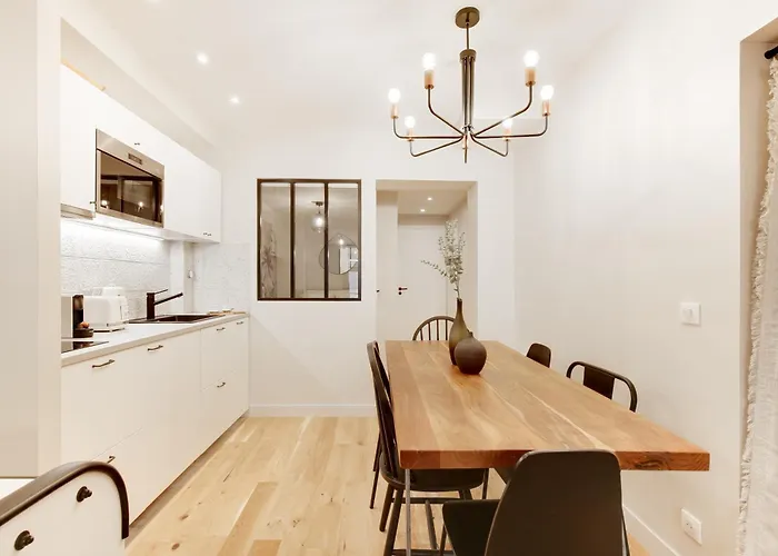 شقة Explore Local Bakeries From A Boho Artist Loft *
