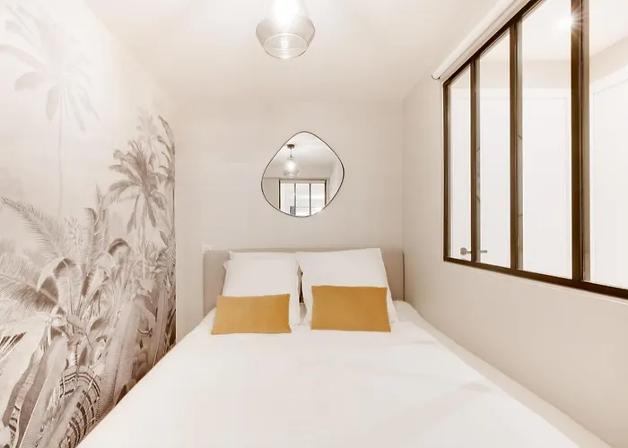 Explore Local Bakeries From A Boho Artist Loft * باريس